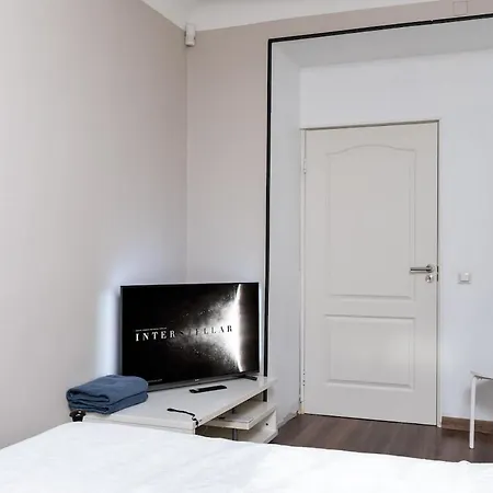 Апартаменти Cinema - 2-bed, 2-bath - Free Private Parking