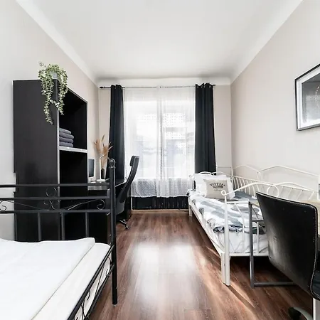 Cinema - 2-bed, 2-bath - Free Private Parking דירה *