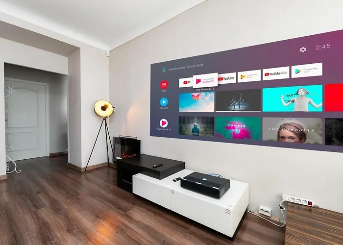 Cinema - 2-bed, 2-bath - Free Private Parking דירה טאלין