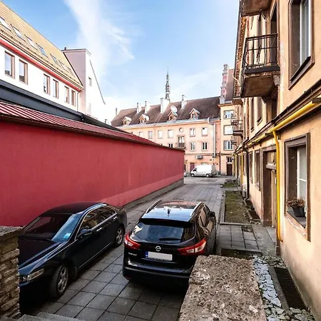 Cinema - 2-bed, 2-bath - Free Private Parking 아파트 탈린