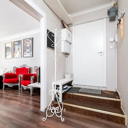 아파트 Cinema - 2-bed, 2-bath - Free Private Parking