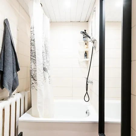 Cinema - 2-bed, 2-bath - Free Private Parking 탈린
