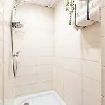 Cinema - 2-bed, 2-bath - Free Private Parking Appartement *