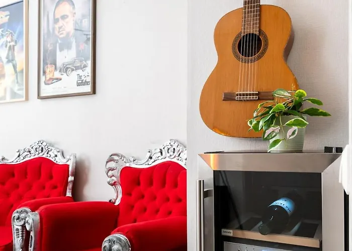 Cinema - 2-bed, 2-bath - Free Private Parking Reval