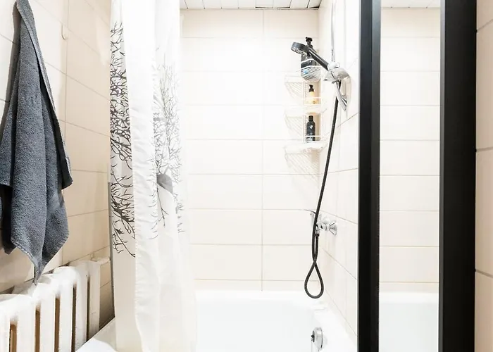 Cinema - 2-bed, 2-bath - Free Private Parking Reval