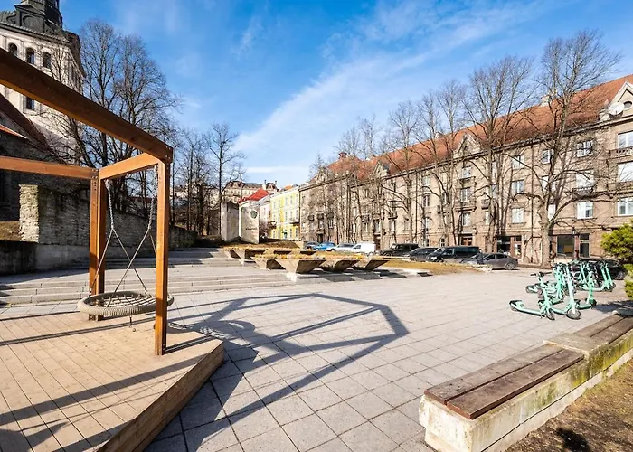 Apartment Cinema - 2-bed, 2-bath - Free Private Parking *